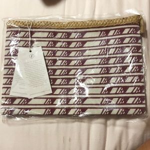 BNWT Manaola Clutch